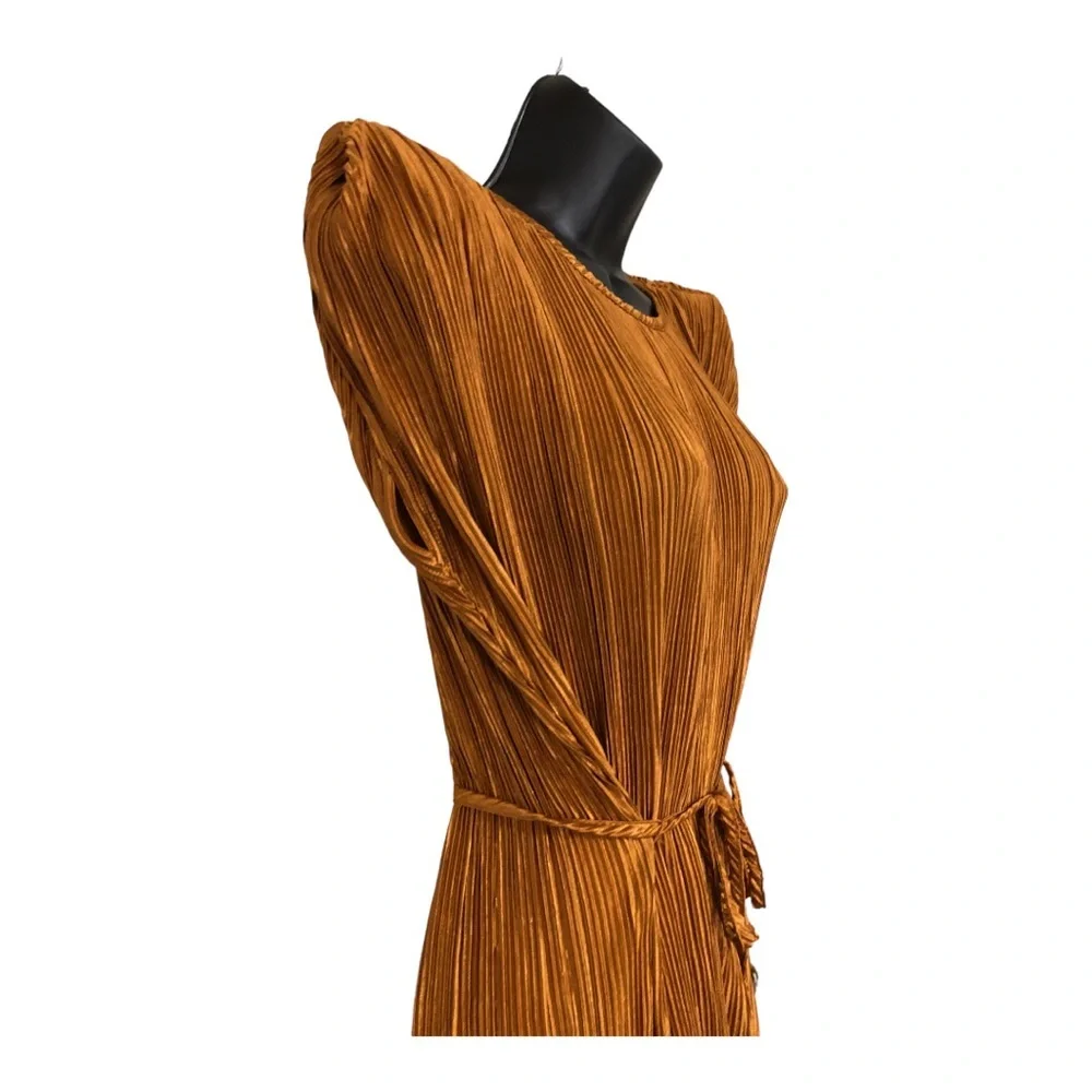 Sincerely Jules gold mustard brown pleated plisse shoulder pads dress size small
